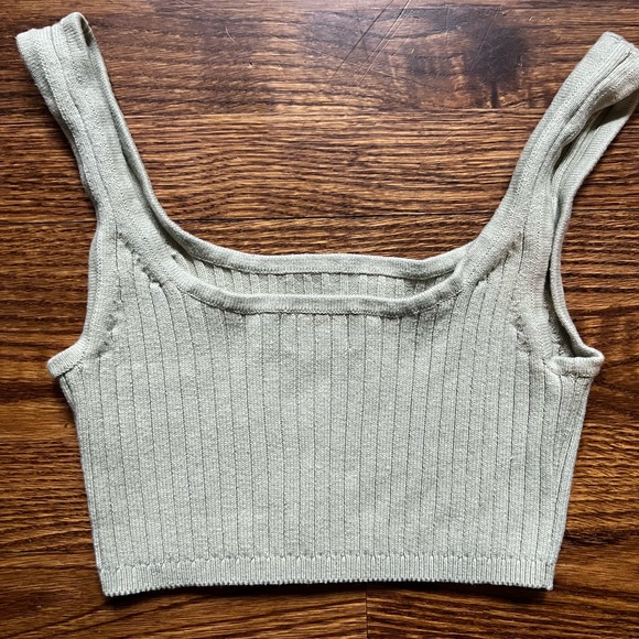 Aritzia Ribbed Knit Crop Top - Picture 2 of 6